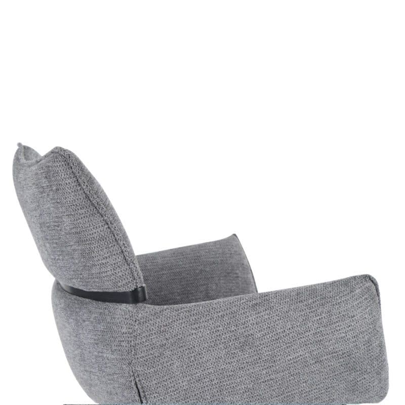 Louming Marja Armlehnstuhl mit Bezug in Textilgewebe Lord 15 grau und Holzapplikation in der Rückenlehne