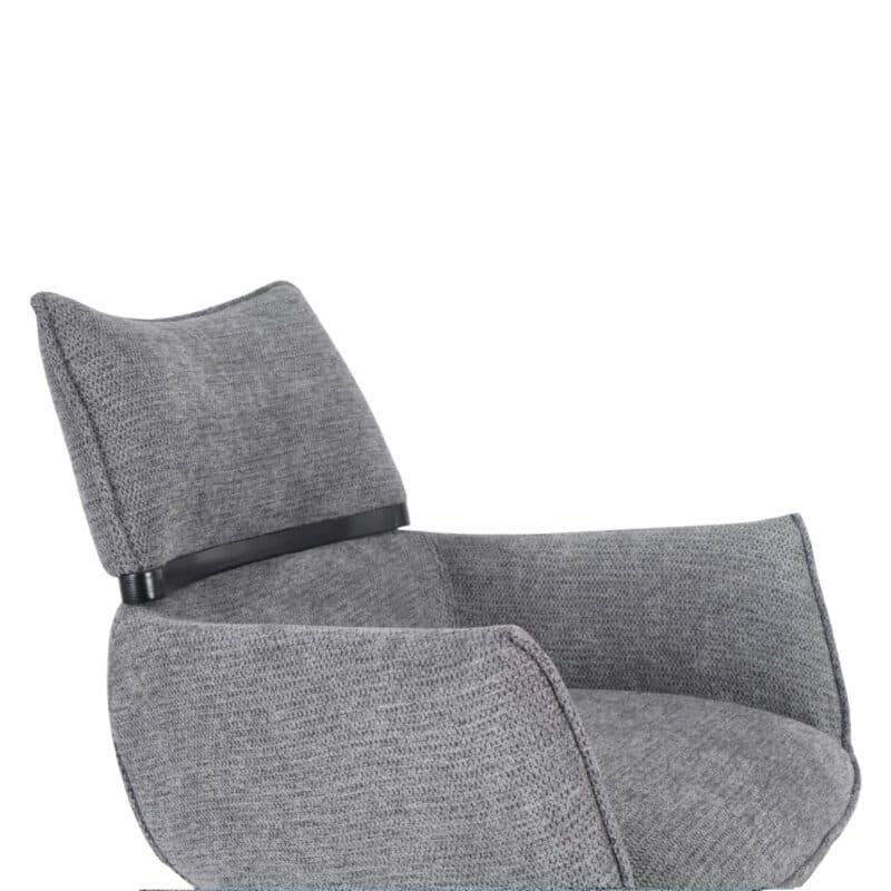 Louming Marja Armlehnstuhl mit Bezug in Textilgewebe Lord 15 grau und Holzapplikation in der Rückenlehne