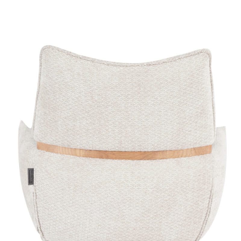 Louming Marou Armlehnstuhl mit Bezug in Textilgewebe Retro Bliss 03 beige und Holzapplikation in der Rückenlehne - Detailbild