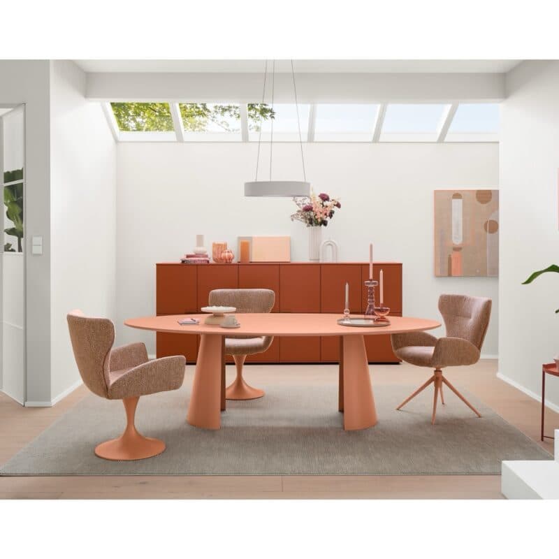 Musterring JustB! SP150 Schalensessel mit Bezug Jacquard Lodge blush und Metallgestellen Lack blush - Wohnbeispiel