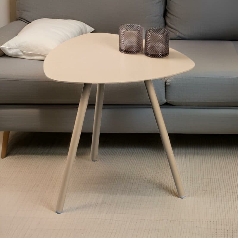 Trendstore Marieka Beistelltisch aus Metall in Creme - Wohnbeispiel