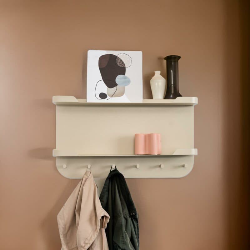 Trendstore Mariette Wandgarderobe mit 6 Haken und zwei Ablagen aus Metall in Creme - Wohnbeispiel