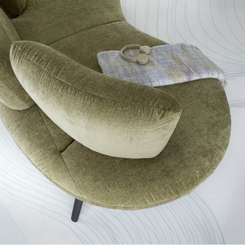 Trendstore Pacey organisch geformtes Sofa mit verstellbarer Rückenlehne in Olive - Detailansicht