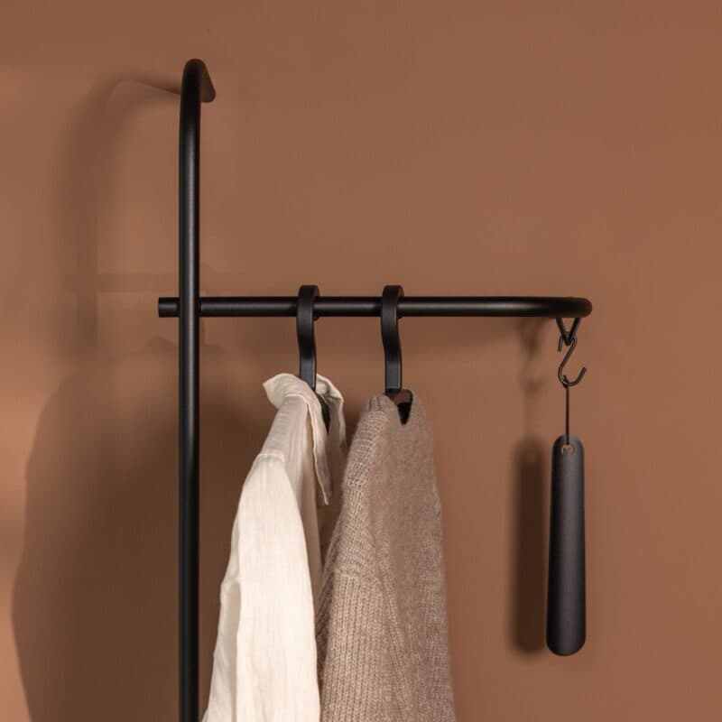 Metallbude Tamina Wandgarderobe vertikal in Schwarz - Detailansicht