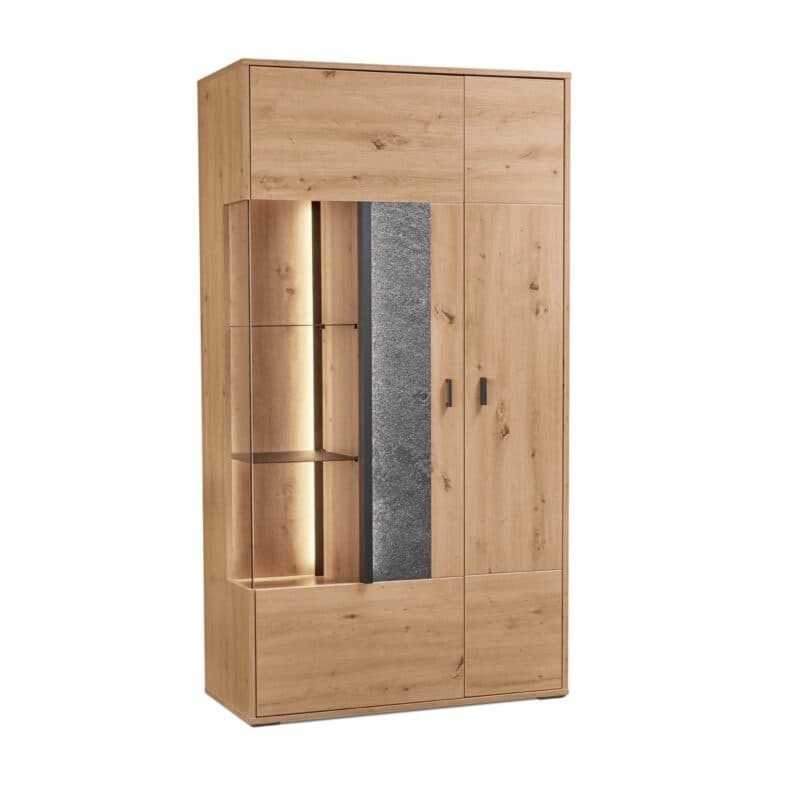 set one by Musterring Deltona Vitrine Type 03 in Eiche Nachbildung mit Vitrinenelement links - Perspektivansicht