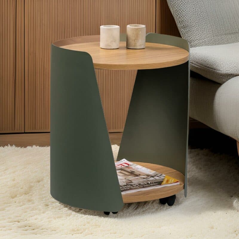 Trendstore Marva Beistelltisch mit Rollen, Platte in Eiche Nchbildung und Korpus aus Metall in Grün - Wohnbeispiel