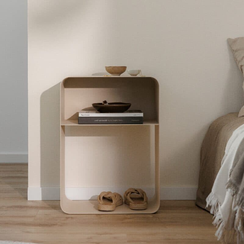 Metallbude Damio Nachttisch in Metall cashew – Wohnbeispiel