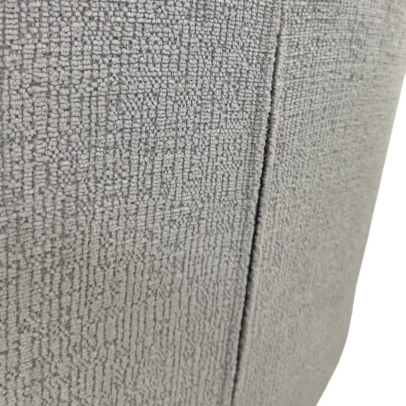 Louming Marle Armlehnstuhl in Bezug Perfect Harmony 80 silver - Detailbild Rückenlehne