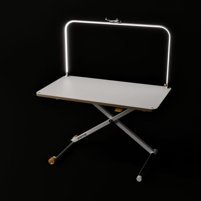 Poptop popsnap Schreibtischbeleuchtung für poptop Kinderschreibtisch - Detailbild Beleuchtung an