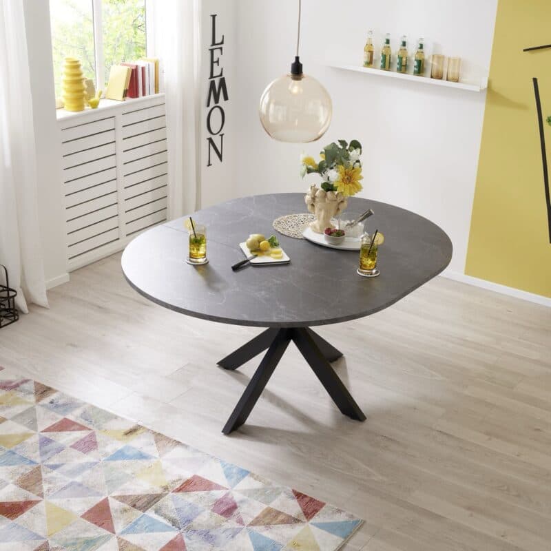 Trendstore Merdan Ausziehtisch mit Platte in Keramikoptik grau – Wohnbeispiel