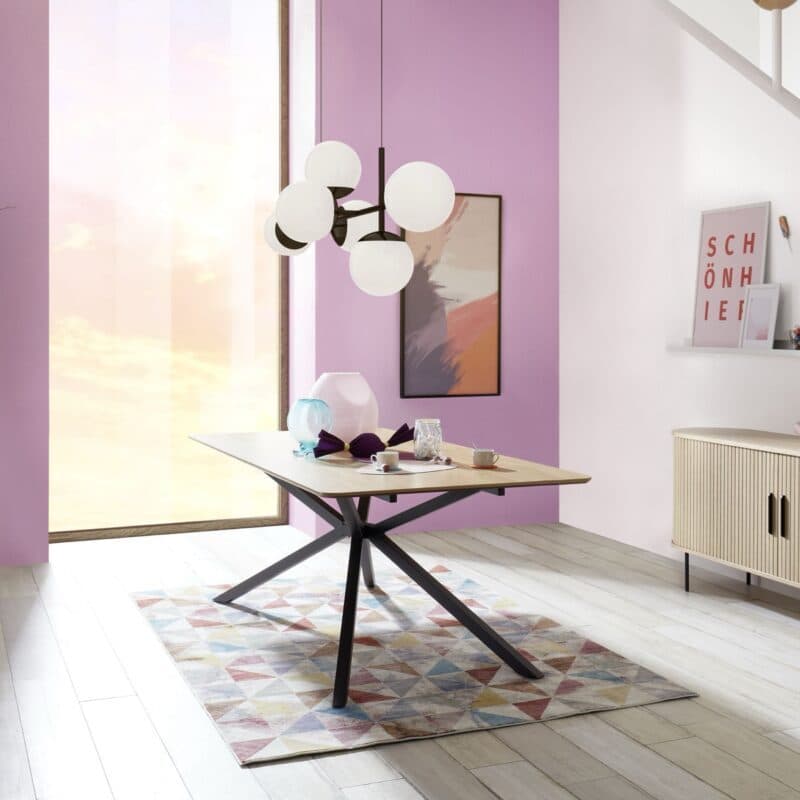 Trendstore Unnea Esstisch in Eiche Nachbildung mit Sterngestell aus Metall in schwarz - Wohnbeispiel