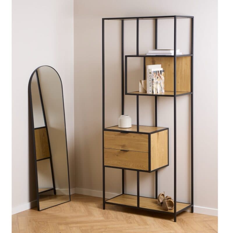 Trendstore Auroa Regal mit Gestell in schwarz pulverbeschichtet, Fronten und Böden in Wildeiche Nachbildung - Wohnbeispiel