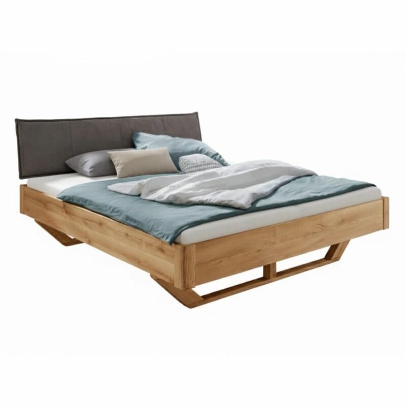 Liadomo Toulouse Massivholzbett aus Wildeiche - Freisteller mit Deko